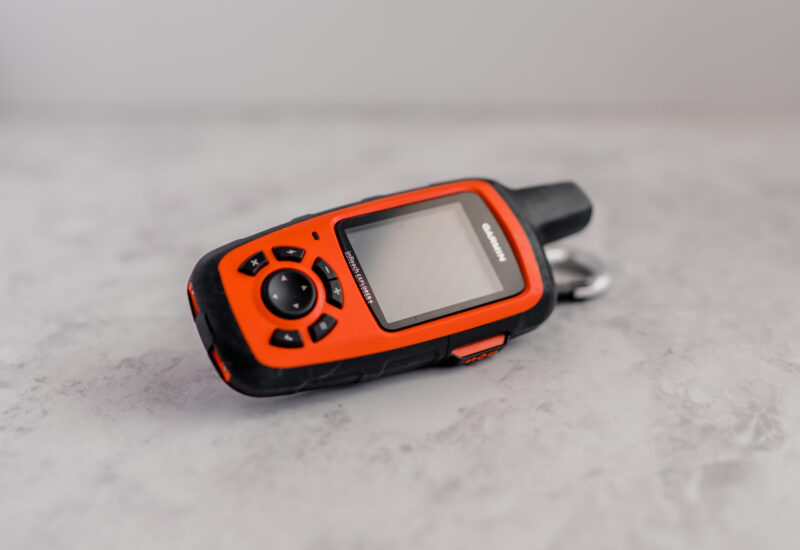 Garmin inReach Explorer+, Handheld Satellite Communicator with TOPO Maps and GPS Navigation
